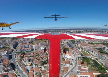 Vinte e sete aviões fazem escala em Leiria, durante o Raid Ibérico que se realiza nos céus de Portugal e Espanha