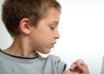 Covid-19: Crianças com cancro, diabetes, obesidade entre as prioritárias para vacinação