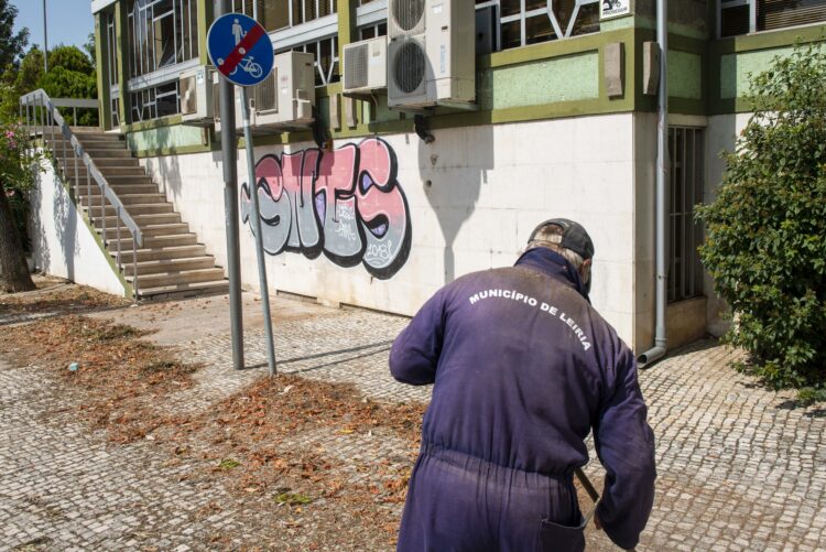 Vandalismo custa milhares de euros aos cofres das câmaras da região