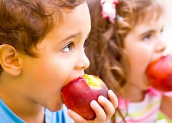 Maçã de Alcobaça e Pera Rocha do Oeste em destaque na série “Heróis da Fruta”