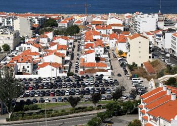 Nazaré investe na construção de um parque de estacionamento com quatro pisos