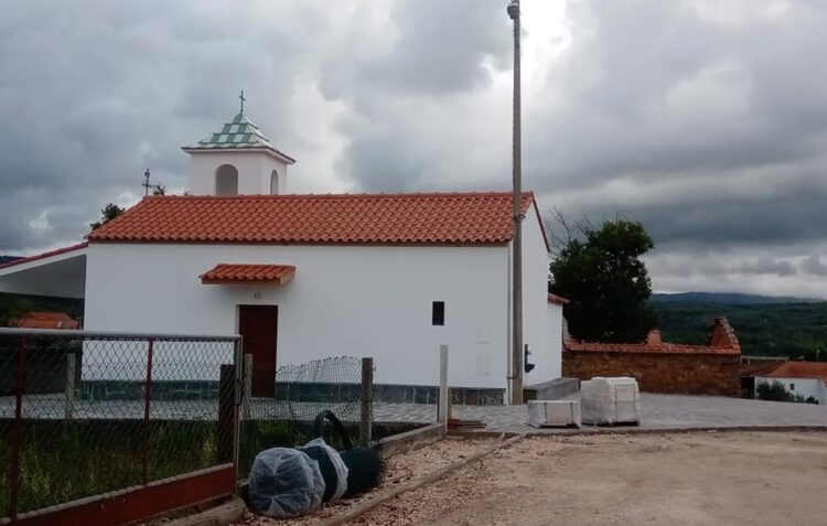 Capela de Adega renasce das cinzas, quatro anos após o incêndio de Pedrógão Grande