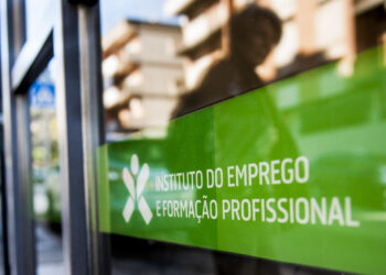 Assinado contrato para centro de formação profissional