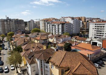 Covid-19: casos activos sobem em Leiria e descem no Oeste Norte