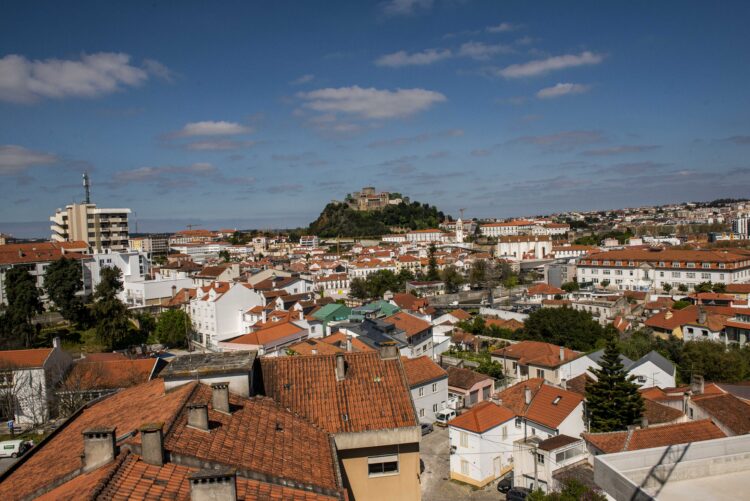 Vermelho no Castelo de Leiria sensibiliza para o cancro no sangue