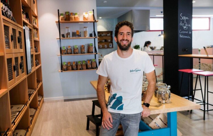 Naturíssima: há tapiocas e bowls mas também tiborna de bacalhau