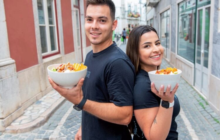 Está aí o restaurante havaiano que amplia a comida do mundo em Leiria