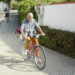 À beira dos 90 anos, a bicicleta é o seu meio de transporte