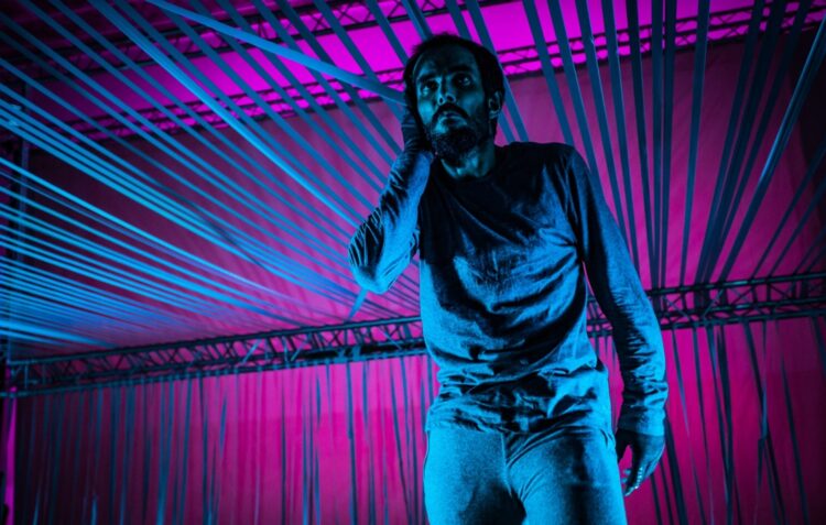 Há um rei louco no novo teatro do Leirena com música de Surma