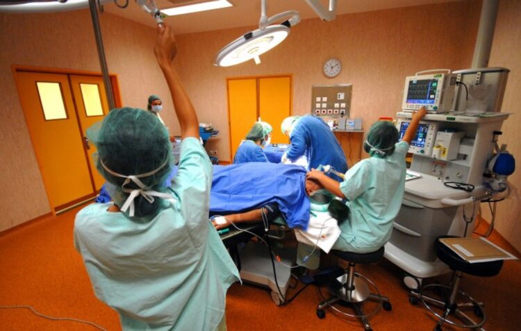 Transplante de útero discutido num congresso em Peniche