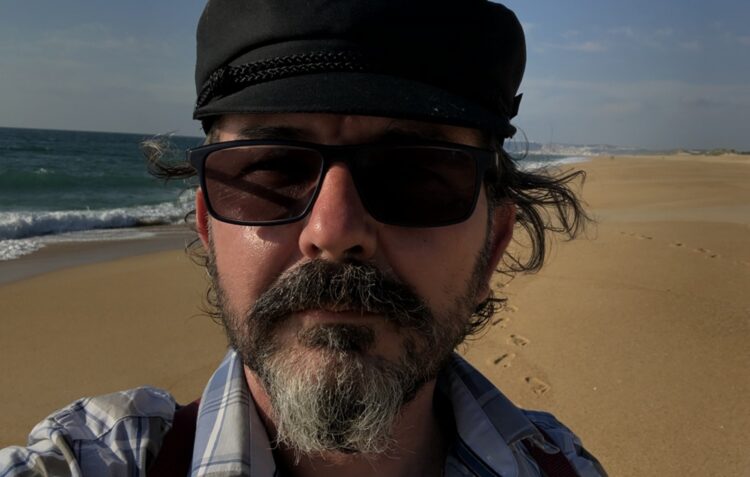 Mircea Albuțiu e Leiria, um encontro em 55 imagens e um livro