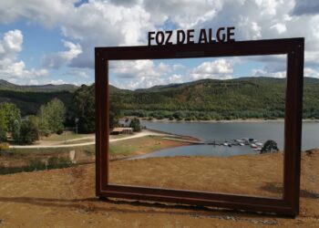 Foz do Alge ganha moldura para fotografias e um passadiço de cara lavada