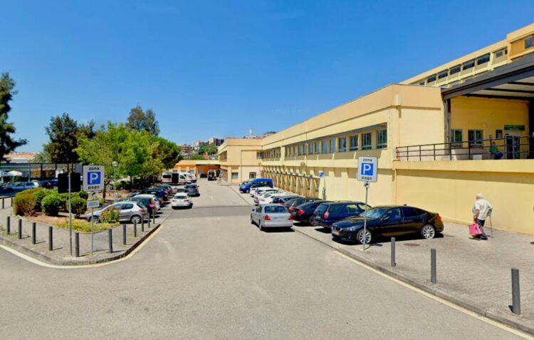 Hospital de Leiria cria estacionamento gratuito para acompanhantes na Urgência Pediátrica e de Pediatria