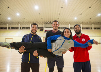 O que faz uma campeã mundial de andebol de praia em Leiria?