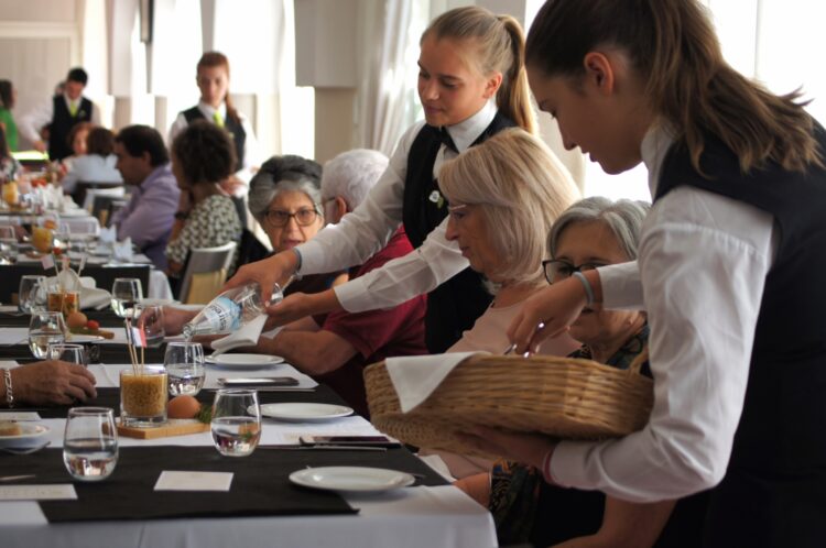 Restaurante Claustro Monfortino reabre amanhã