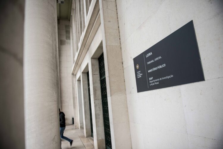 Tribunal de Leiria absolve arguidos de esquema piramidal de apostas