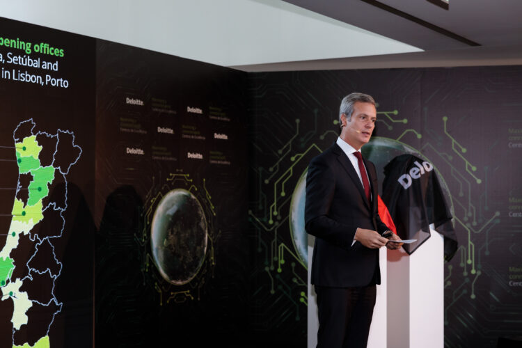 Deloitte cria novos centros tecnológicos e alarga equipa à cidade de Leiria