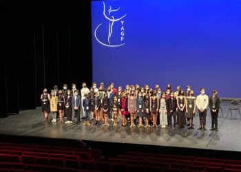 Bailarinos de Leiria brilham em Paris num dos mais importantes concursos do mundo
