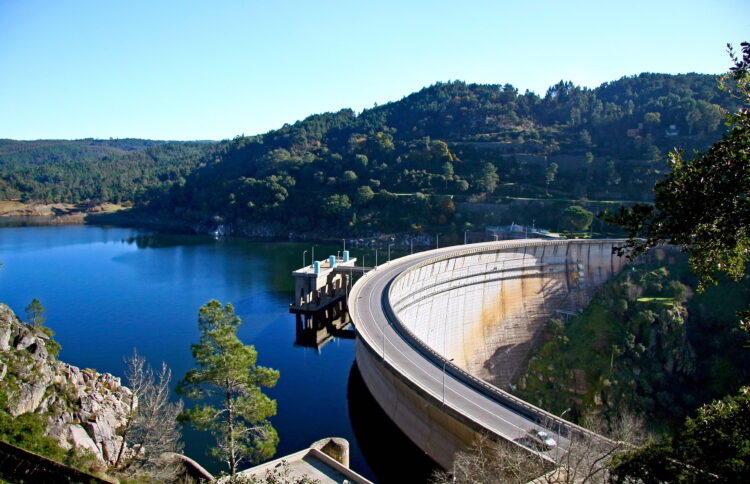 Albufeira do Cabril vai produzir 33 MW de energia solar