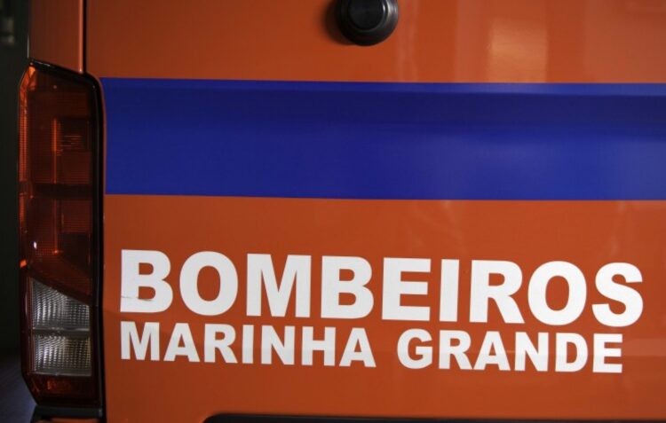 Experiência em sala de aula provoca três feridos leves