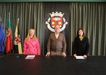 Câmara da Marinha Grande e Novo Olhar II firmam protocolo para apoiar equipas de rua