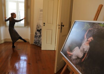 Bailarina Inesa Markava em residência artística no Museu Joaquim Correia