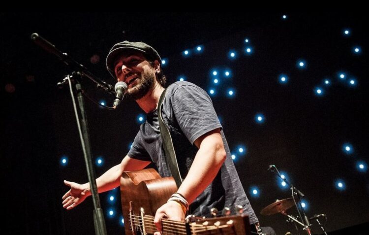 Lazyman: dois concertos do filho que a casa torna