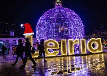 Perto de 1,25 milhões de lâmpadas  iluminam Natal em Leiria e no Pedrógão