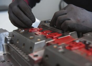 Moldes procuram outros sectores para não ficarem reféns do automóvel