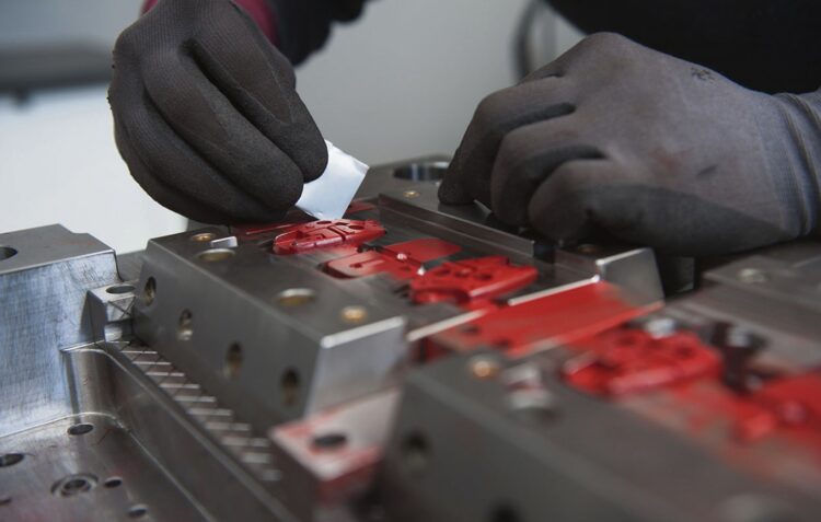 Moldes procuram outros sectores para não ficarem reféns do automóvel