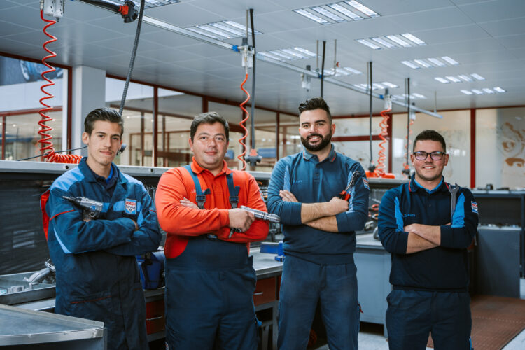 LD Auto angaria fundos para Associação Acreditar com Calendário Solidário
