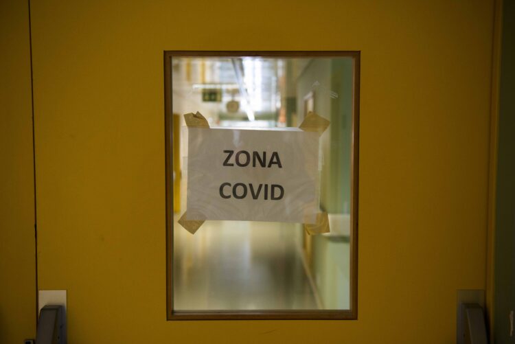 Covid-19: Hospital de Leiria reforça número de camas no Serviço de Medicina Intensiva