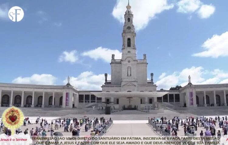 Covid-19: “Cansaço pandémico” leva menos pessoas a assistir à missa online
