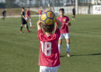 Futebol: escalões abaixo de sub-12 não têm jogos até 10 de Janeiro