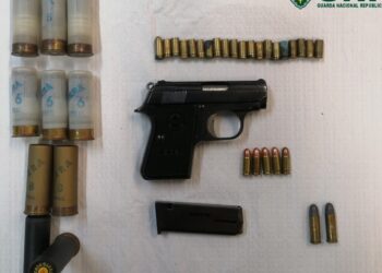 Idoso detido por posse ilegal de arma