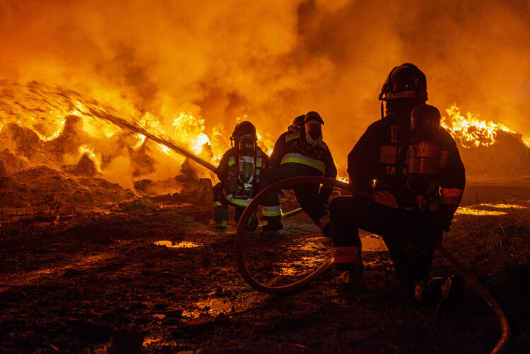 Incêndio em antigo aviário, na Curvachia, encontra-se já em fase de resolução