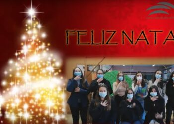 Sabe como se deseja “Feliz Natal” em língua gestual portuguesa? A comunidade escolar da Secundária Afonso Lopes Vieira ensina