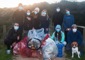 Limpar 70 quilos no início do ano. Não é dieta! É plogging!