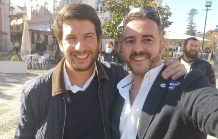 CDS distribuiu “cheques-ensino” em Leiria e quer dar liberdade de escolha às famílias