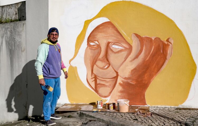Mural de Tiago Estrelinha valoriza papel da mulher nazarena