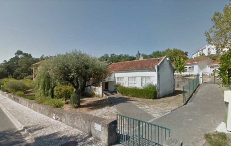 Município da Batalha suspende requalificação de antiga escola