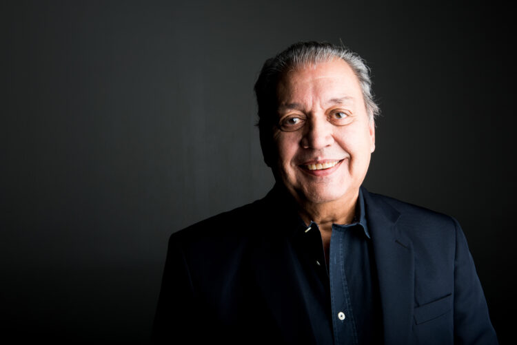 Fernando Tordo: “Não me levo muito a sério, é uma maneira de sobreviver”