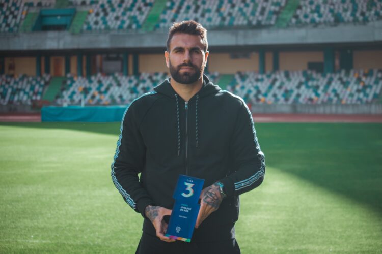 União de Leiria distinguida com jogador e equipa técnica do mês da Liga 3