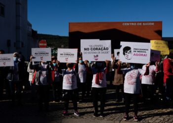 População de Porto de Mós em protesto contra a falta de médicos