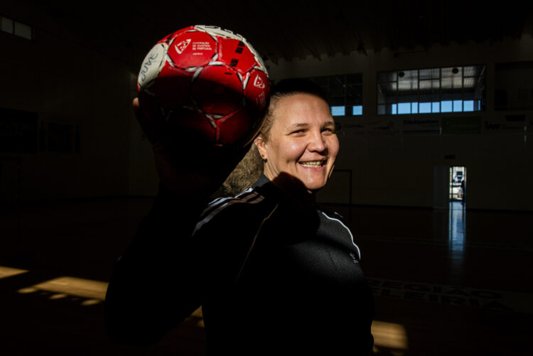 Natália Perez a pivô que derrubava três de uma vez