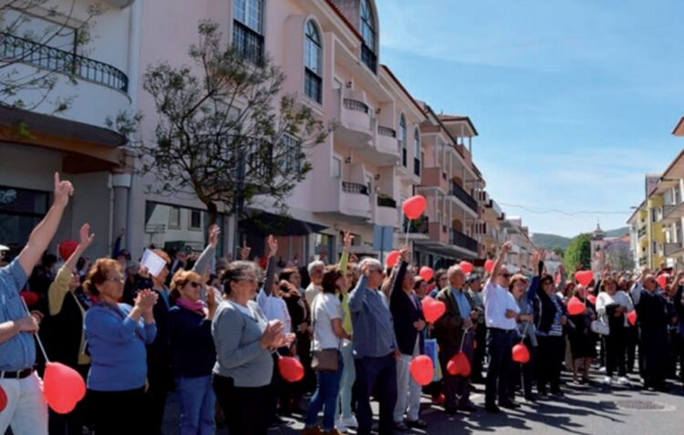 Porto de Mós desespera com falta de médicos e admite voltar à rua
