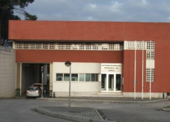 Jovem de 24 anos condenado por posse de lâmina com 4 centímetros quando estava na prisão em Leiria