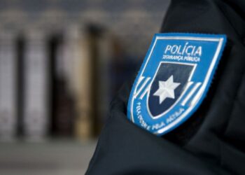 Homem ameaçou comerciante com uma faca e foi detido pela PSP de Leiria