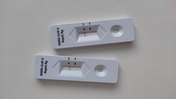 Visitas no hospital, teste negativo deixa de ser obrigatório para vacinados com dose de reforço