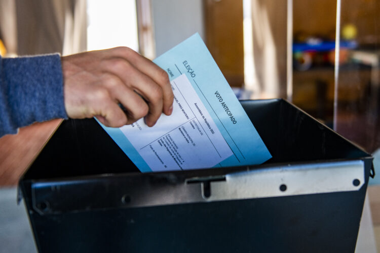 Leiria com 1184 votantes até ao meio-dia